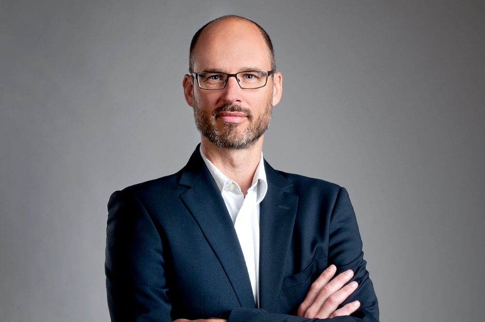 Dipl.-Ing. Jens Hanisch . jh-planungsgesellschaft Dipl.-Ing. Jens Hanisch, Dozent für Wärme- und Feuchteschutz und Auditor für nachhaltiges Bauen (DGNB), Prüfsachverständiger für energetische Gebäudeplanung . jh-planungsgesellschaft. Potsdam/ Berlin