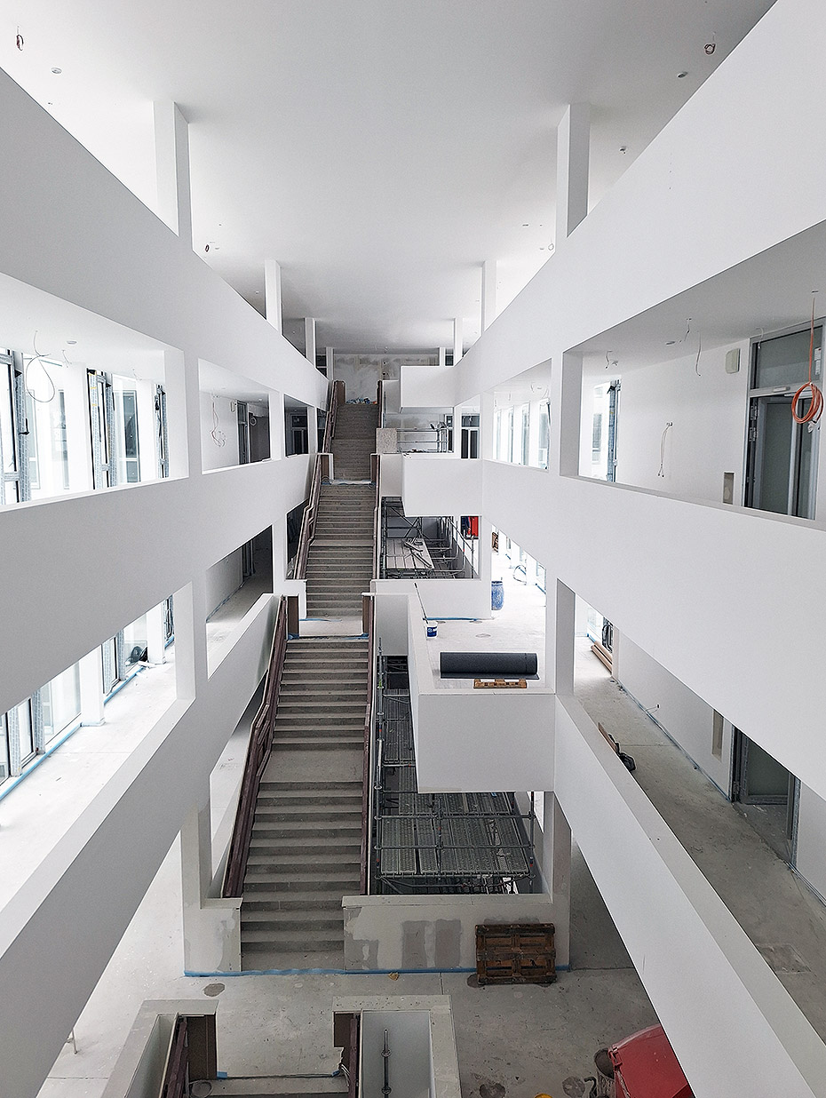 Innenbereich, Treppenhaus . Neubau Bundespolizeipräsidium, Potsdam Innenbereich, Treppenhaus . Neubau Bundespolizeipräsidium, Potsdam