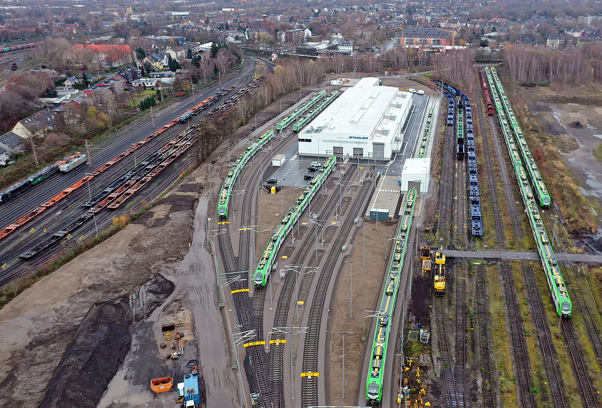 weitere Luftbildansicht mit Ansicht Zugeinfahrtsbereich in die Instandhaltungswerkstatt . Neubau Instandhaltungs-Werkstatt für Regionalbahnzüge, Herne weitere Luftbildansicht mit Ansicht Zugeinfahrtsbereich in die Instandhaltungswerkstatt . Neubau Instandhaltungs-Werkstatt für Regionalbahnzüge, Herne