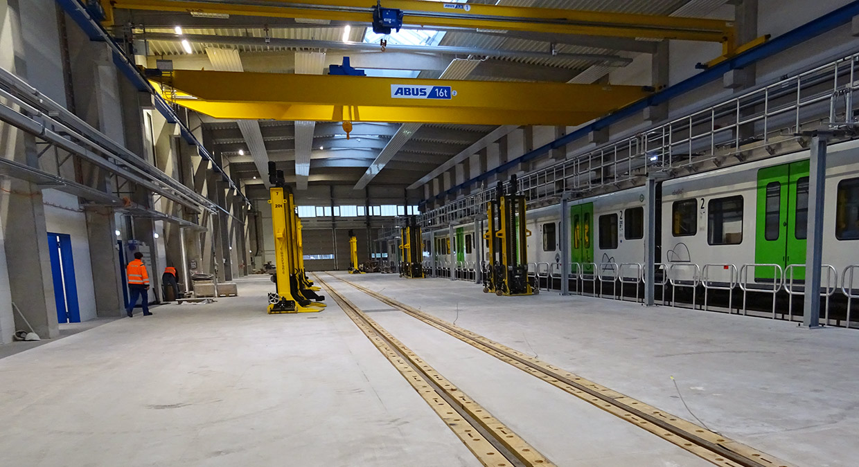 Innenansicht Wartungs- und Reparaturhalle . Neubau Instandhaltungs-Werkstatt für Regionalbahnzüge, Herne Innenansicht Wartungs- und Reparaturhalle . Neubau Instandhaltungs-Werkstatt für Regionalbahnzüge, Herne