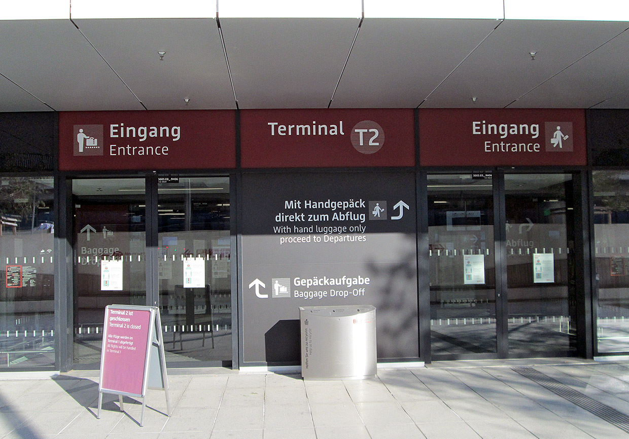 Detail Eingangsbereich Terminal 2 . Neubau Terminal 2 am Flughafen Berlin-Brandenburg, Berlin-Schönefeld Detail Eingangsbereich Terminal 2 . Neubau Terminal 2 am Flughafen Berlin-Brandenburg, Berlin-Schönefeld