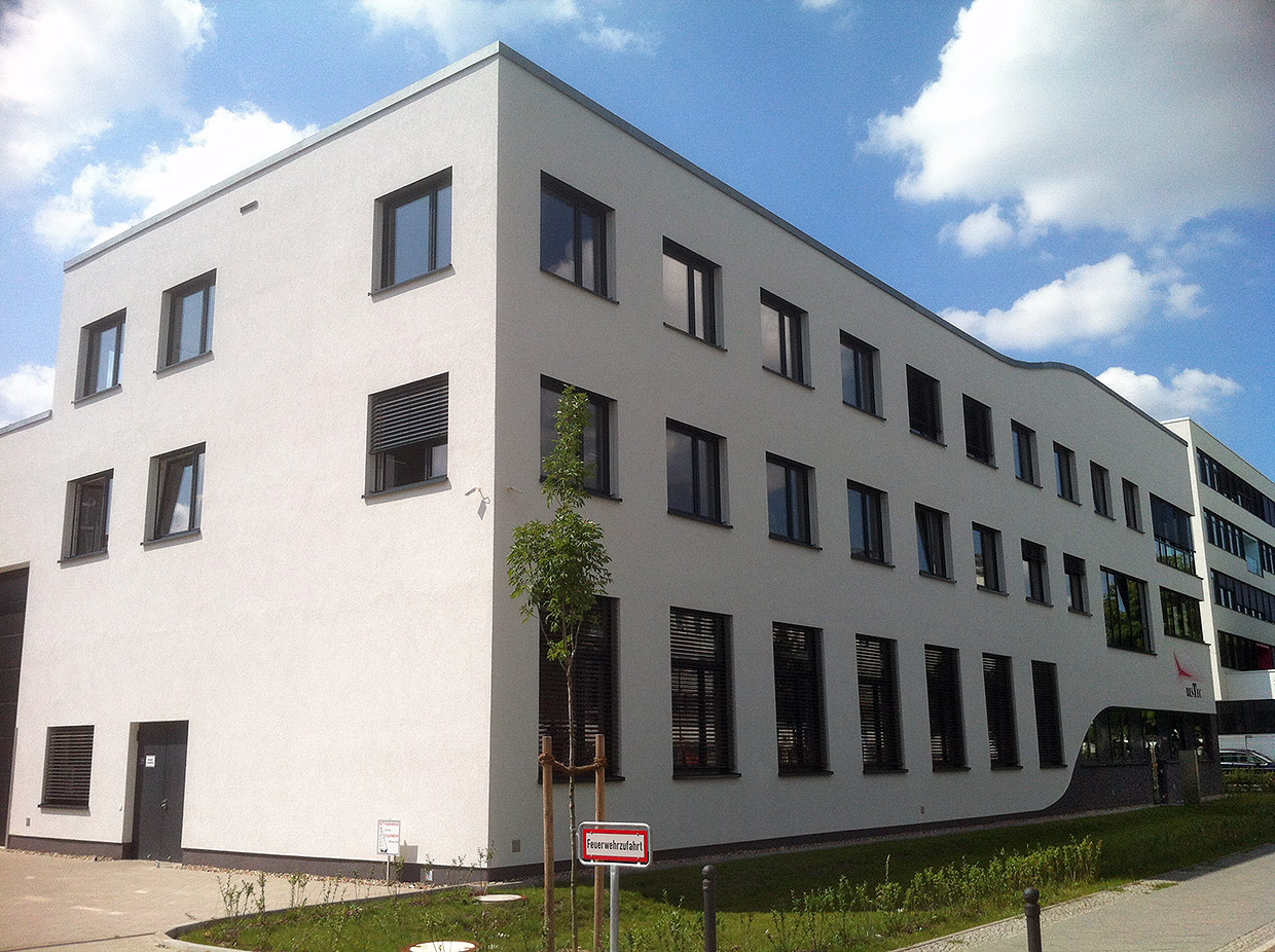 Detailansicht 2, Außenfassade . Neubau Verwaltungs- und Produktionsgebäude BESTEC, Berlin