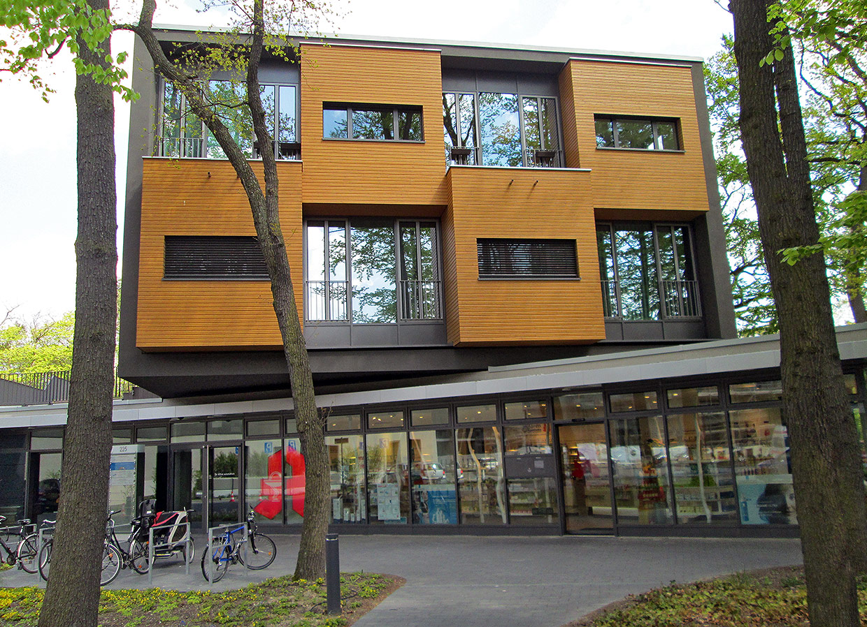 Gebäudeansicht mit Gewerbefläche . Neubau Gesundheitscampus Oskar-Helene-Heim, Berlin Gebäudeansicht mit Gewerbefläche . Neubau Gesundheitscampus Oskar-Helene-Heim, Berlin