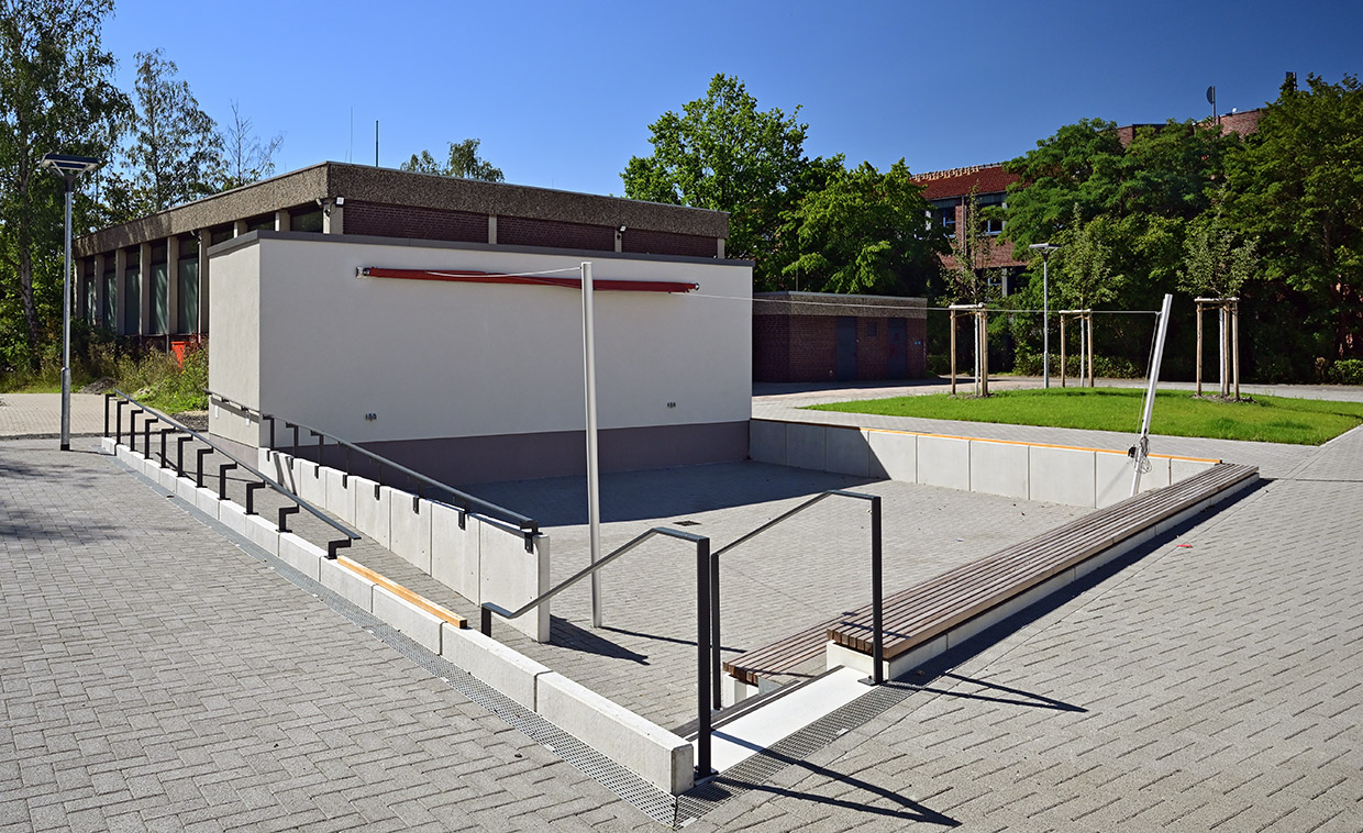 Aussenbereich . Neubau Albert-Einstein-Schule, Laatzen Aussenbereich . Neubau Albert-Einstein-Schule, Laatzen