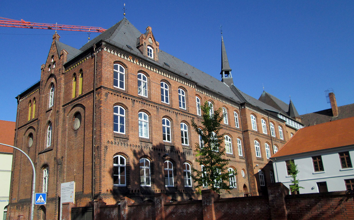 Aussenansicht Schulgebäude (Mecklenburger Str.) . Umbau & Sanierung der Integrierten Gesamtschule (IGS) J. W. von Goethe, Wismar
