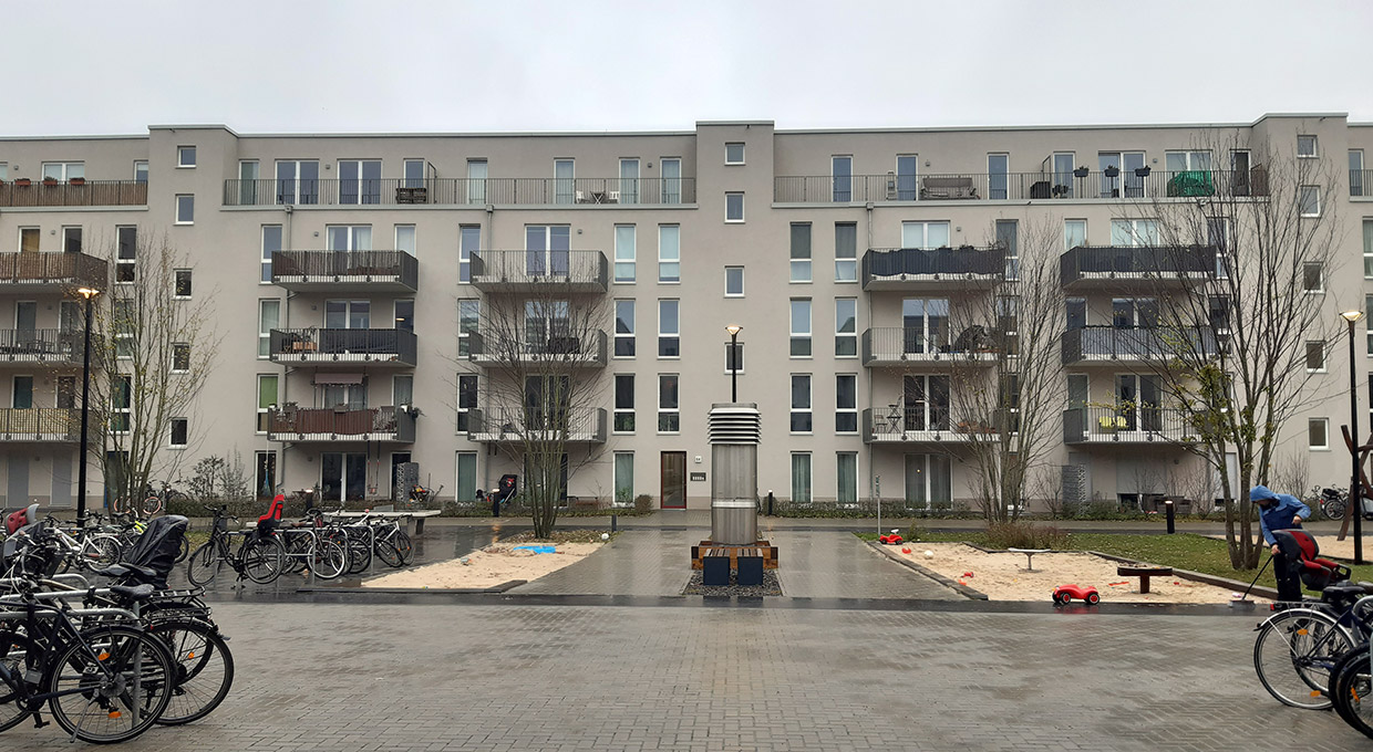 weitere Ansicht Innenhof mit gegenüberliegenden Fassaden . Neubau Wohnanlage Schmohlgärten, Berlin weitere Ansicht Innenhof mit gegenüberliegenden Fassaden . Neubau Wohnanlage Schmohlgärten, Berlin